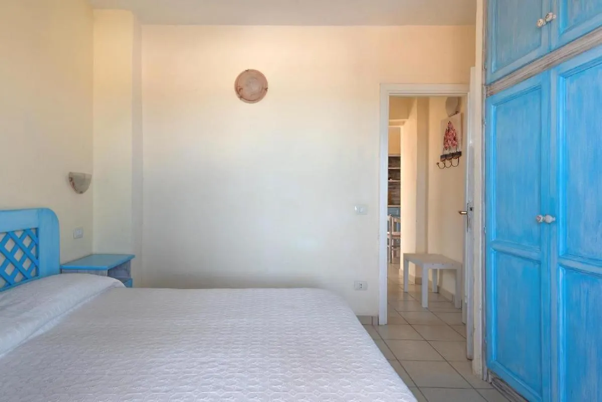 Apartment Fantastico Baia De Bahas Residence Two Bedroom Sleeps Six Num0901 Marinella