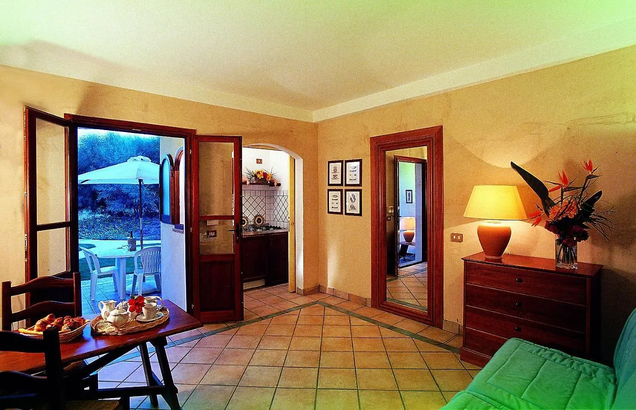 Fantastico Baia De Bahas Residence Two Bedroom Sleeps Six Num0901 Marinella  Apartment Marinella (Sardinia)