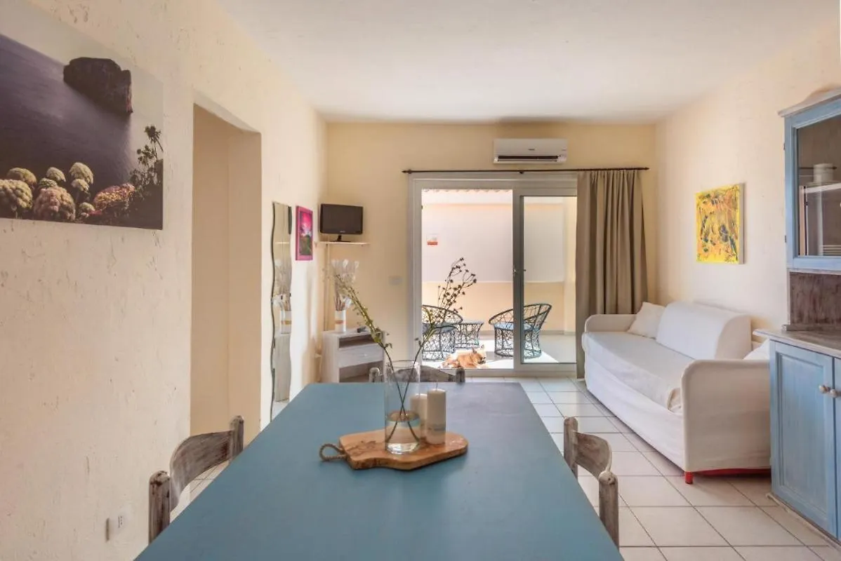 Fantastico Baia De Bahas Residence Two Bedroom Sleeps Six Num0901 Marinella  Appartamento