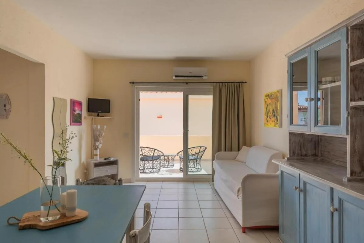 Apartment Fantastico Baia De Bahas Residence Two Bedroom Sleeps Six Num0901 Marinella