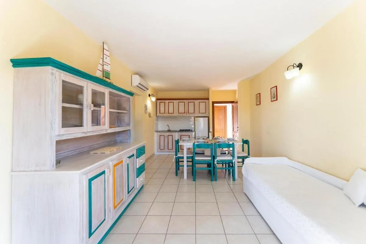 Fantastico Baia De Bahas Residence Two Bedroom Sleeps Six Num0901 Marinella  Marinella (Sardinia)