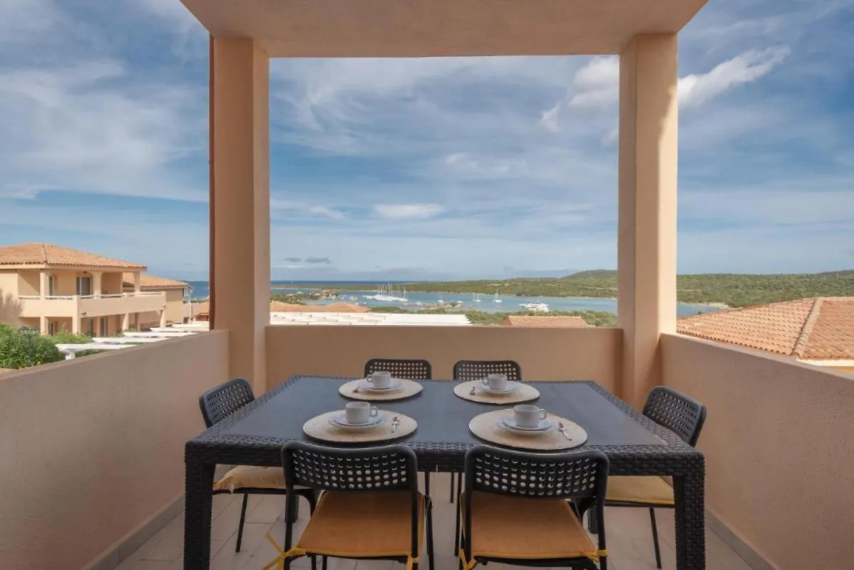 Apartment Fantastico Baia De Bahas Residence Two Bedroom Sleeps Six Num0901 Marinella