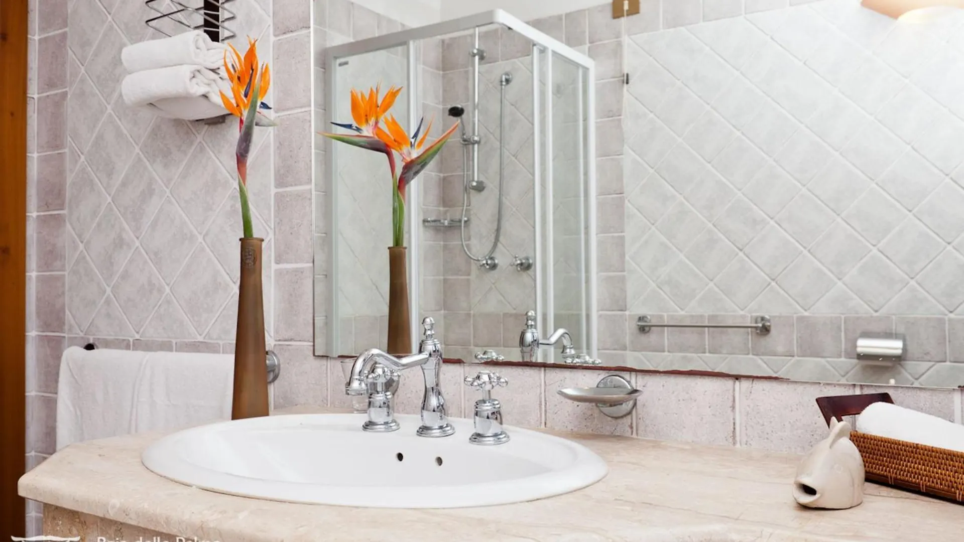 Fantastico Baia De Bahas Residence Two Bedroom Sleeps Six Num0901 Marinella  Apartmán